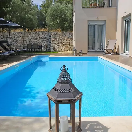 Villa Amarianos